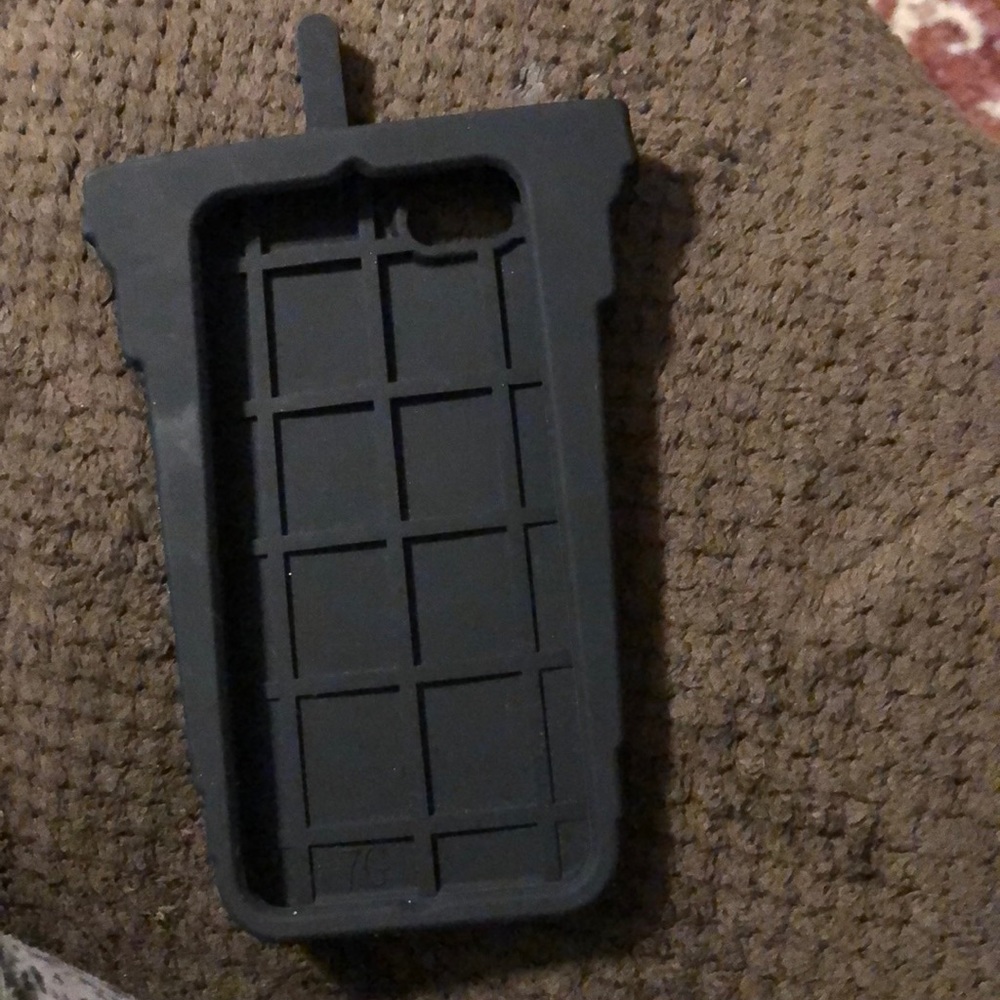 iPhone case - Picture 2 of 3